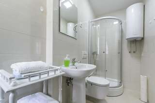 Гостевой дом La Vecchia Casa Цетине Одноместный номер с собственной ванной комнатой-5